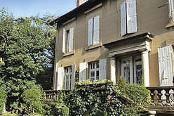 A lively property scene around Valence