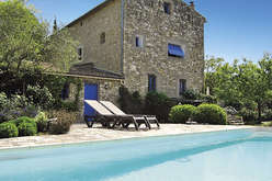 Uzès and its surrounding region : lively and authentic