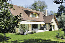 The right bank of Bordeaux : a choice of enticing residences