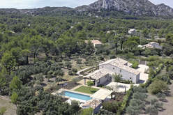 Saint-Rémy-de-Provence, a spotless reputation