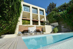 Seafront villas between Villefranche and Menton