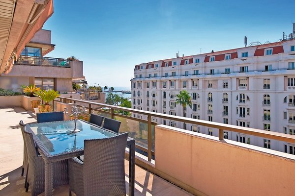CANNES - Annonce Appartement à vendre 4 pièces - 152 m² CANNES - Annonce Appartement à vendre 4 pièces - 152 m²