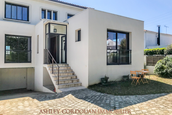 LA ROCHELLE - Annonce Maison à vendre 7 pièces - 224 m² LA ROCHELLE - Annonce Maison à vendre 7 pièces - 224 m²
