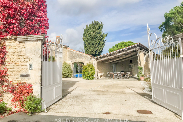 BENON - Annonce Appartement à vendre 7 pièces - 350 m² BENON - Annonce Appartement à vendre 7 pièces - 350 m²