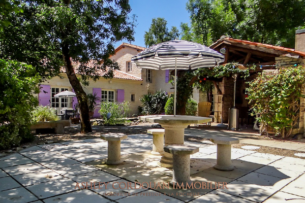 ST MEDARD D AUNIS - Annonce Maison à vendre 6 pièces - 350 m² ST MEDARD D AUNIS - Annonce Maison à vendre 6 pièces - 350 m²