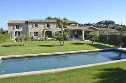 Charme, luxe et caractère au coeur des Alpilles