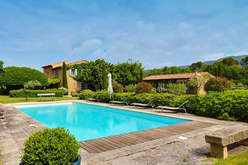 Lourmarin, élégance provençale