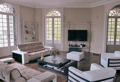 Apartments in Perpignan, a lively market