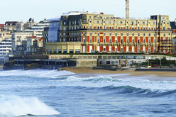 Commune phare du pays basque, Biarritz demeure une adresse prisée, tant en résidence principale qu’en adresse de vacances. Biarritz et ses célèbres voisines de la Côte Basque se distinguent par un art de vivre à haut pouvoir de séduction. Une valeur sûre.