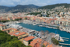 Groupe international de renom spécialisé dans l’immobilier de luxe, Engel & Völkers déploie ses services dans plus de 35 pays, à travers un réseau de plus de 1000 agences et environ 17.000 collaborateurs.