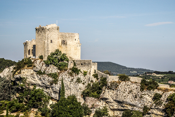 Between the Rhône valley, Montélimar and Mount Ventoux, the Provençal property market is drawing a growing number of urban buyers wanting to escape from the hectic pace of large towns. While supply remains lower than demand, prices are stabilizing.