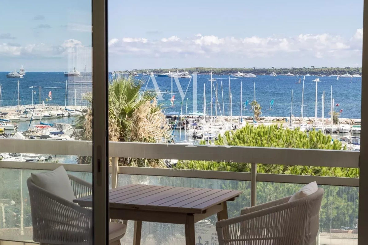 Cannes Palm Beach - Appartement 2 pièces de 42 m2 - Vue mer panoramique