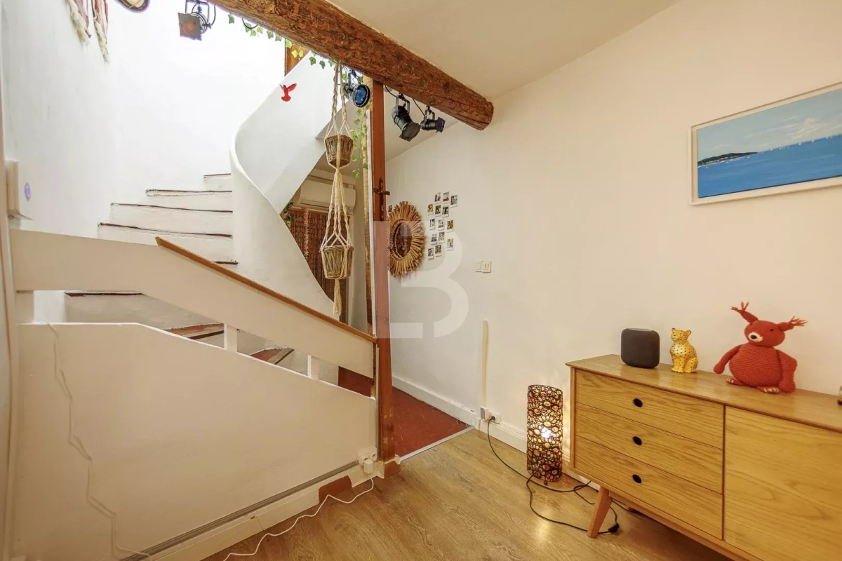 Maison de ville au coeur du Vieil Antibes - Charme et authenticité