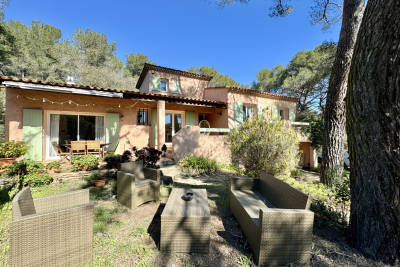 Maison &agrave; vendre &agrave; SIX-FOURS-LES-PLAGES  - 6 pi&egrave;ces - 150 m&sup2; 