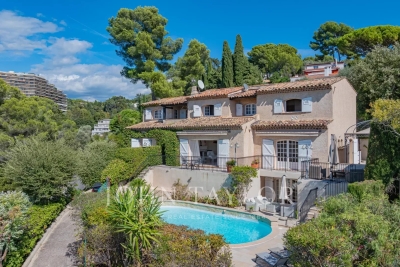 Maison à vendre à LE CANNET Rabiac-La Paganne - 6 pièces - 348 m² 