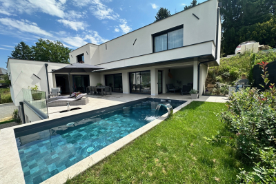 Maison &agrave; vendre &agrave; VIVIERS-DU-LAC  - 6 pi&egrave;ces - 218 m&sup2; 