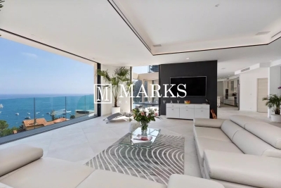 House to rent in EZE Centre - 6 rooms - 365 m² 