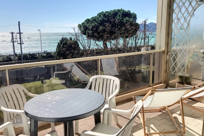 Apartment to rent in CANNES-LA-BOCCA Moulieres - 2 rooms - 60 m² 
