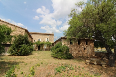 Maison à vendre à Gordes   494 m² 