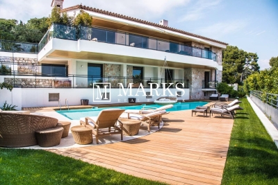 House to rent in ST-JEAN-CAP-FERRAT Arenas-Aeroport - 8 rooms - 500 m² 