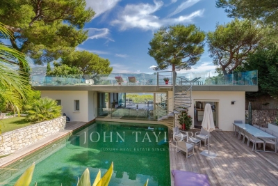 House to rent in ST-JEAN-CAP-FERRAT Centre - 6 rooms - 300 m² 