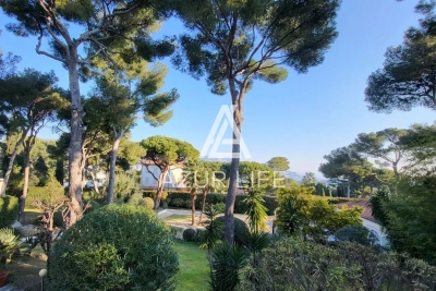 Maison &agrave; vendre &agrave; ST-JEAN-CAP-FERRAT  - 8 pi&egrave;ces - 490 m&sup2; 