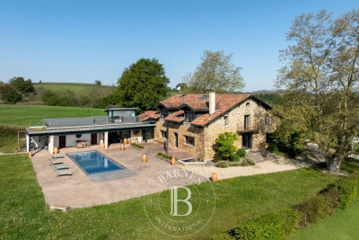 Maison à vendre à BARDOS  - 12 pièces - 500 m² 