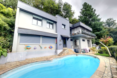 Maison à vendre à VIVIERS-DU-LAC  - 5 pièces - 168 m² 