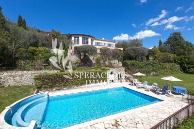 House for sale in SPÉRACÈDES Spéracèdes - 9 rooms - 215 m&sup2; 