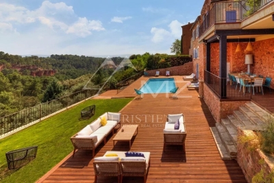Maison à louer à ROUSSILLON Joucas - 13 pièces - 650 m² 