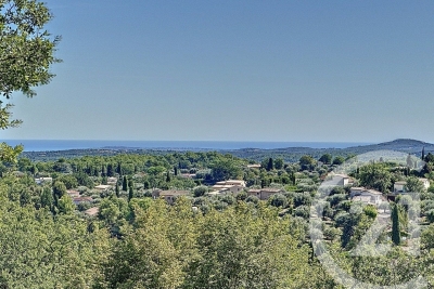 Maison à vendre à LE ROURET Saint-Mathieu - 5 pièces - 138 m² 