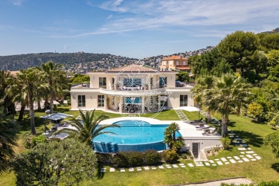 Maison à louer à BEAULIEU-SUR-MER Sainte-Catherine - 7 pièces - 300 m² 