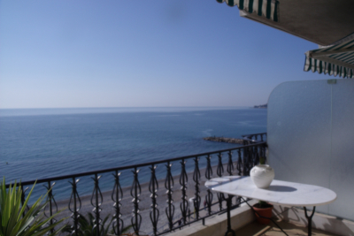 Appartement à louer à MENTON  - 2 pièces  