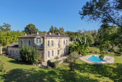 House for sale in CADAUJAC  - 7 rooms - 350 m² 