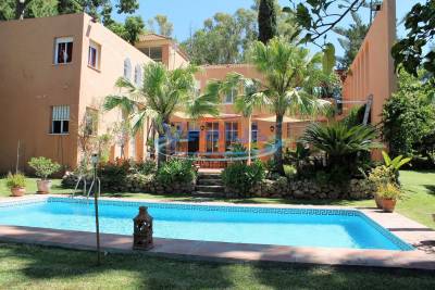 Maison à louer à CARANTEC  - 7 pièces - 310 m² 