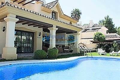 Maison à louer à CARANTEC  - 7 pièces - 220 m² 