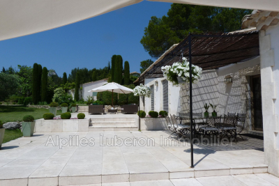 Maison à vendre à EYGALIÈRES Centre Ancien-Cros-Lotins - 8 pièces - 275 m² 