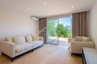 Maison &agrave; vendre &agrave; ROQUEBRUNE-CAP-MARTIN Madeleine-Nicolai - 6 pi&egrave;ces - 186 m&sup2; 