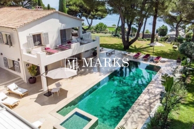 House to rent in ST-JEAN-CAP-FERRAT Centre - 8 rooms - 270 m² 