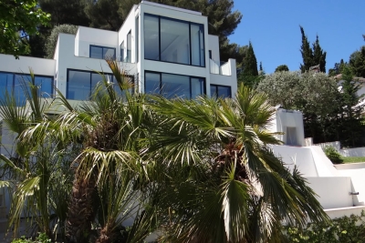 Maison à vendre à ROQUEBRUNE-CAP-MARTIN Vallee Verte-Issarts-Vignasses - 5 pièces - 330 m² 