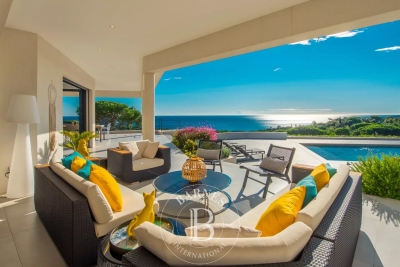 Maison &agrave; louer &agrave; STE-MAXIME  - 6 pi&egrave;ces - 325 m&sup2; 
