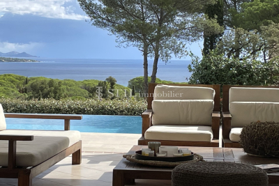 Maison &agrave; vendre &agrave; STE-MAXIME  - 8 pi&egrave;ces - 370 m&sup2; 