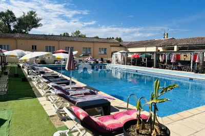 Commerce &agrave; vendre &agrave; TOURRETTES  - 35 pi&egrave;ces - 850 m&sup2; 