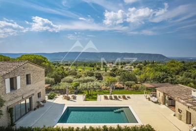 House to rent in GORDES  - 10 rooms - 300 m² 