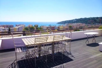 Appartement à vendre à ROQUEBRUNE-CAP-MARTIN Route de Turin - 3 pièces - 72 m² 