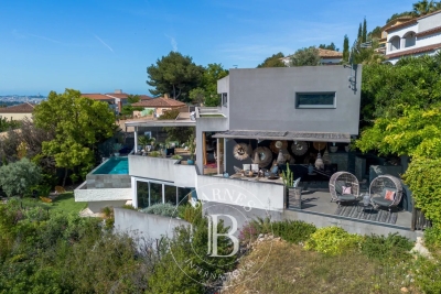 House for sale in real estate MARSEILLE 13EME  - 6 rooms - 260 m² 