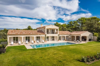 House for sale in MÉNERBES  - 8 rooms - 420 m² 