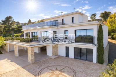 Maison &agrave; vendre &agrave; Mandelieu-la-Napoule  - 6 pi&egrave;ces 330 m&sup2; 