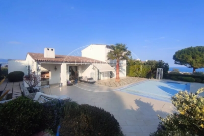 Maison à vendre à Villeneuve-Loubet  - 7 pièces 302 m² 