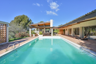 Maison &agrave; vendre &agrave; SANARY-SUR-MER  - 12 pi&egrave;ces - 450 m&sup2; 